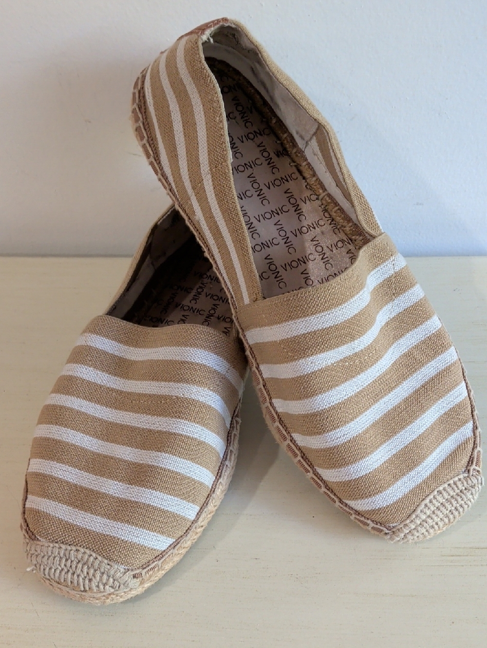 Vionic Beige & White Striped Slip-On Espadrille Flats Size 8